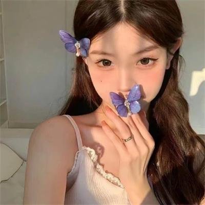 黄昏时分、牵着手
